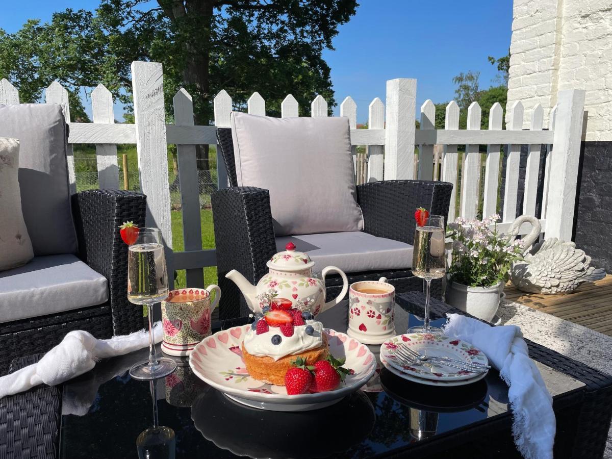 Thurlton Church Farm B&B 외부 사진